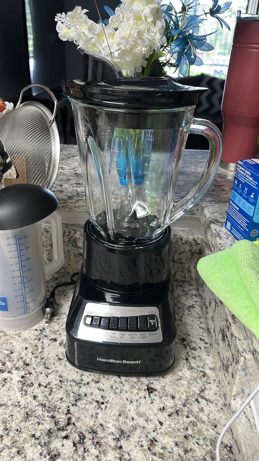 Hamilton Beach Wave Crusher Blender For Smoothies With 40 Oz Glass Jar and 14 Functions, Ice Sabre Blades & 700 Watts for Consistently Smooth Results, Black + Stainless Steel (54221) customer photo 1