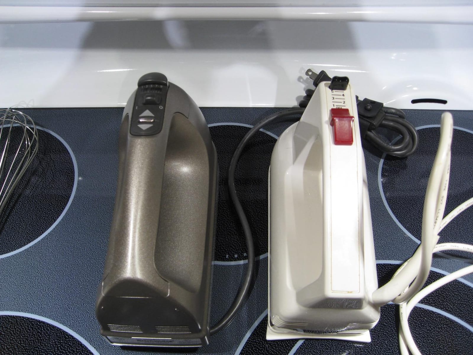 KitchenAid 9 Speed Hand Mixer w/Accessories, KHM926, Empire Red customer photo 1