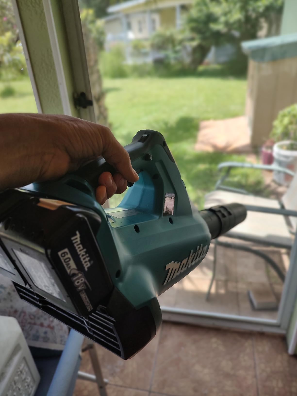 Makita XBU02Z 36V (18V X2) LXT® Brushless Blower, Tool Only customer photo 1