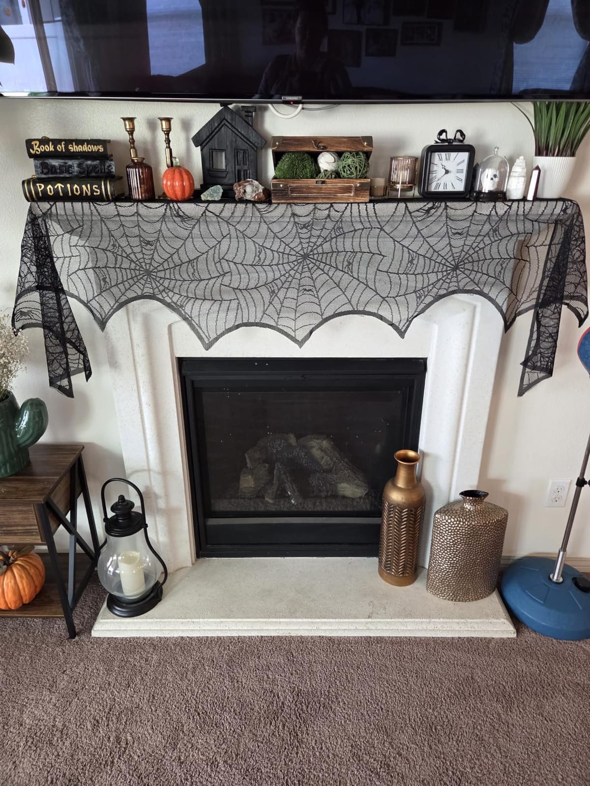 AerWo Lace Mantel Scarf customer photo 1