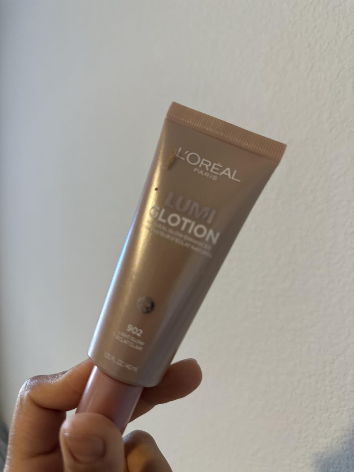 L'Oreal Paris Makeup True Match Lumi Glotion, 903 Medium, 1.35 fl oz customer photo 1