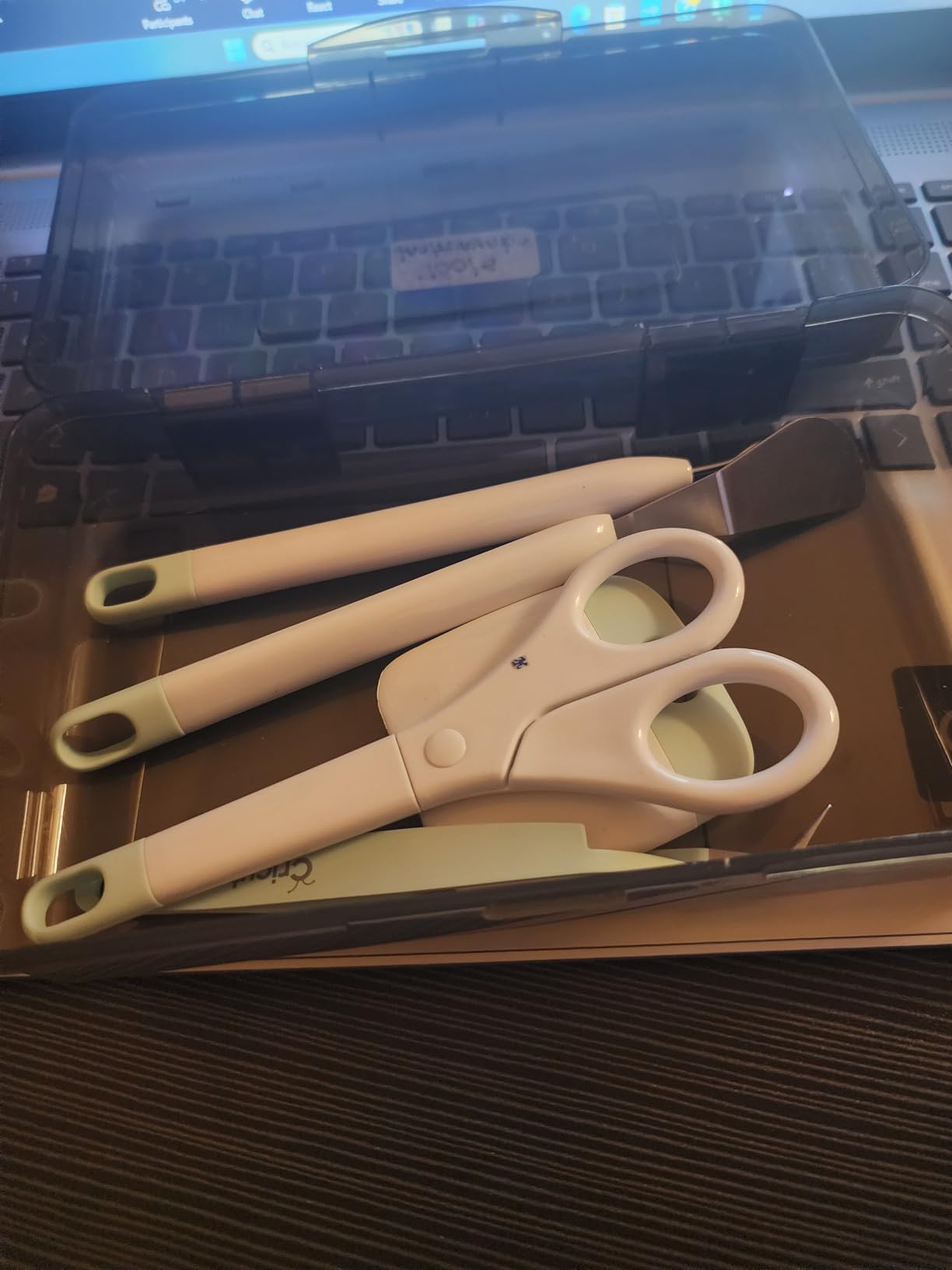Cricut Basic Tool Set - 5-Piece Precision Tool Kit, Mint customer photo 1