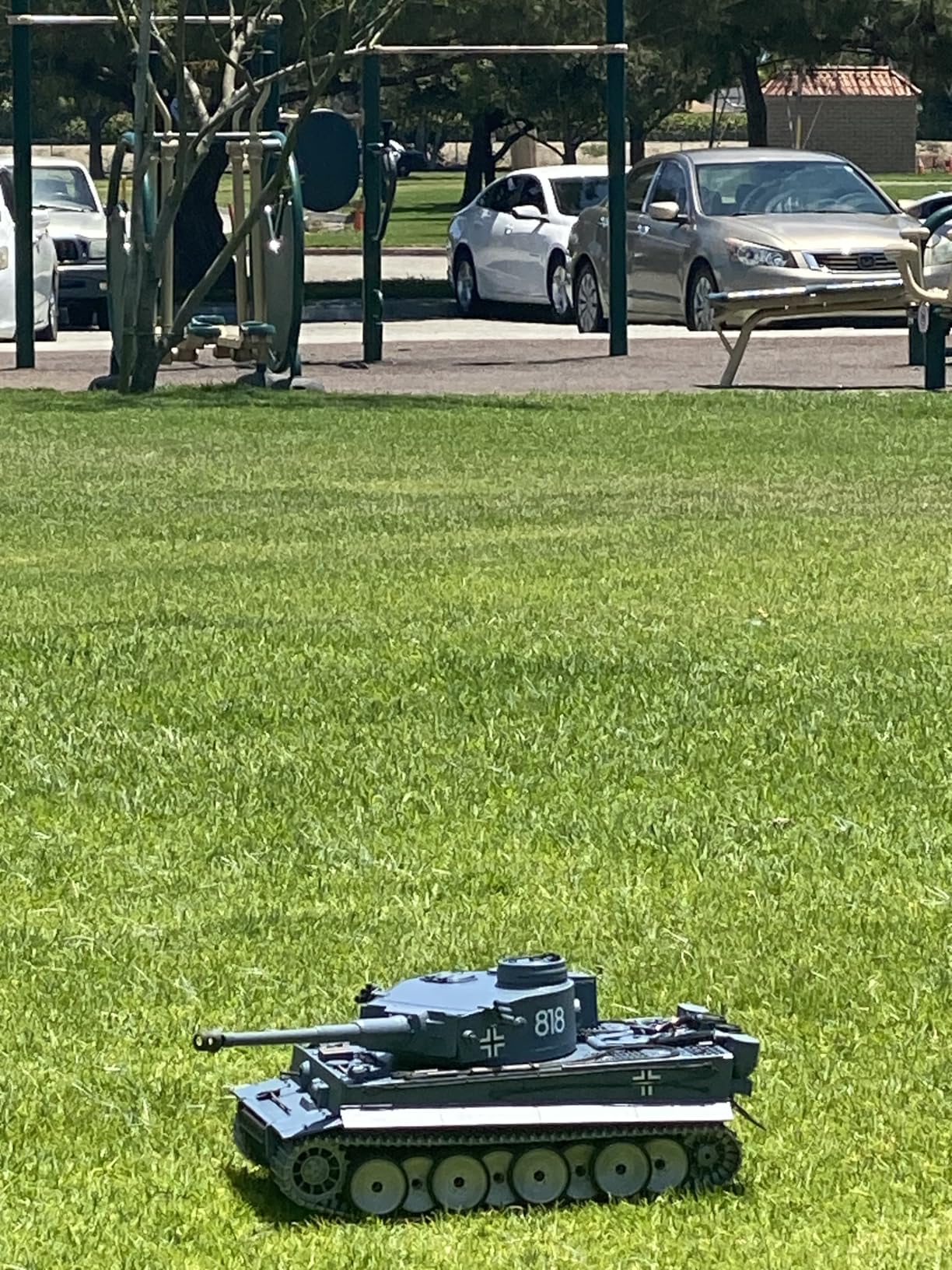 1/16 2.4ghz Remote Control German Tiger I Gray Color Tank Adults Model Toy(Upgraded/Metal Road Wheel & Tracks & Sprocket Wheel & Idle Wheel)(Steel Gear Gearbox)(5000mah Nimh Battery)(Airsoft) customer photo 1