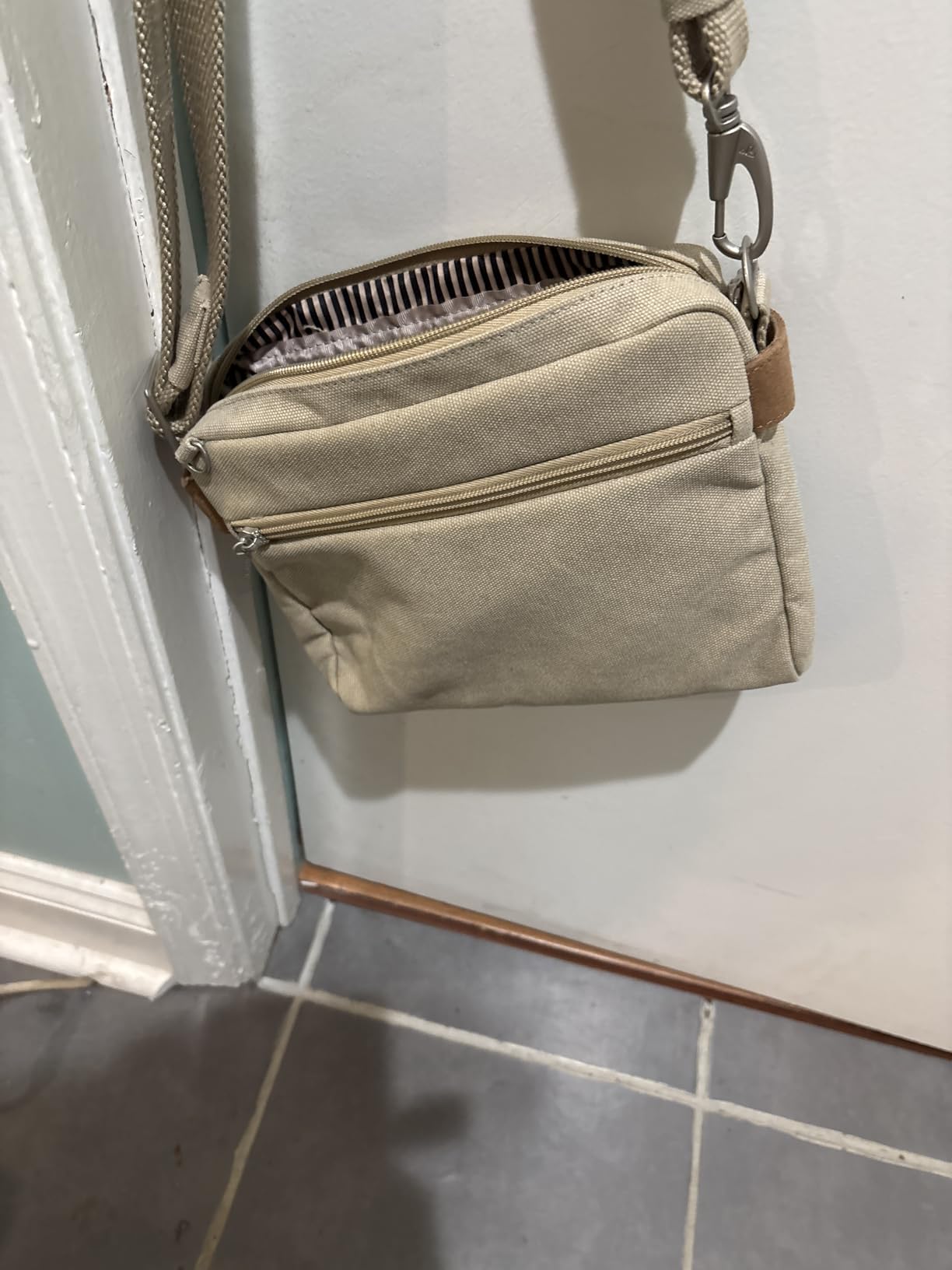 Travelon Anti-Theft Crossbody customer photo 2