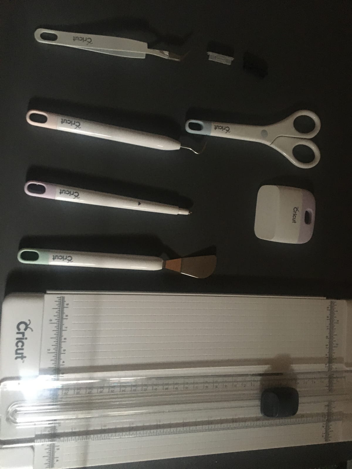 Cricut Essential Tool Set - 7-Piece Precision Tool Kit for Crafting and DIYs, Perfect for Vinyl, Paper & Iron-on Projects, Great Companion for Cricut Cutting Machines, Core Colors customer photo 1