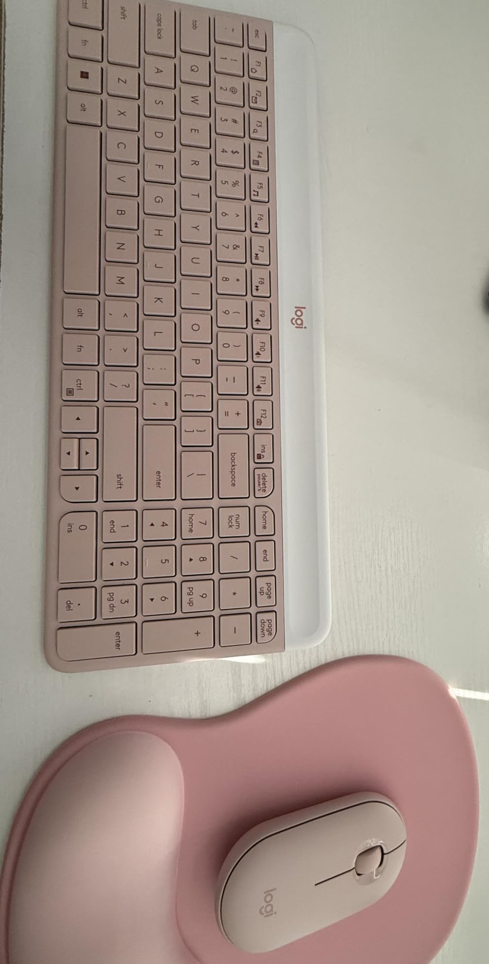 Logitech MK470 Slim Wireless Combo Compact Keyboard and Mouse - Graphite customer photo 1