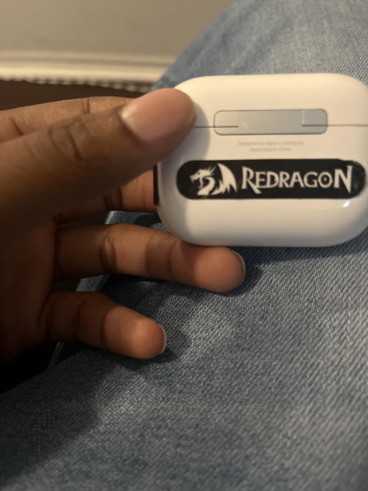 Apple AirPods Pro - 1st Gen (Renewed) customer photo 2
