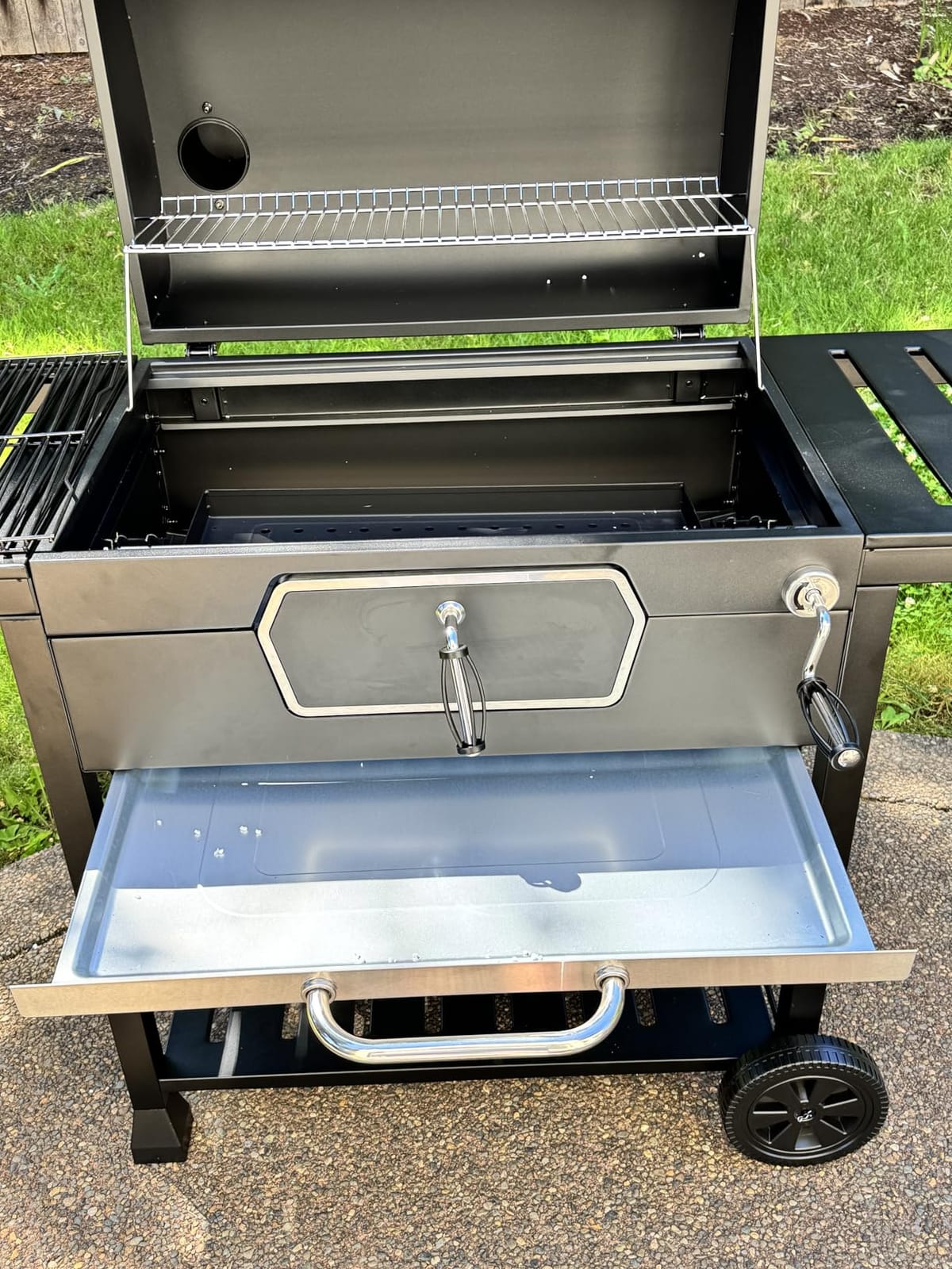 Royal Gourmet CD2030AN Deluxe 30-Inch Charcoal Grill, Collapsible Tables customer photo 2