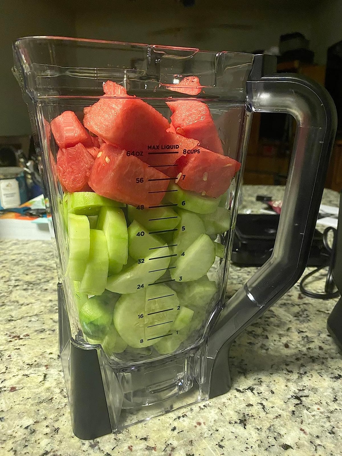 Ninja Blender for Smoothies & Shakes, 1000W, 72oz Pitcher, Black, NJ601AMZ customer photo 1
