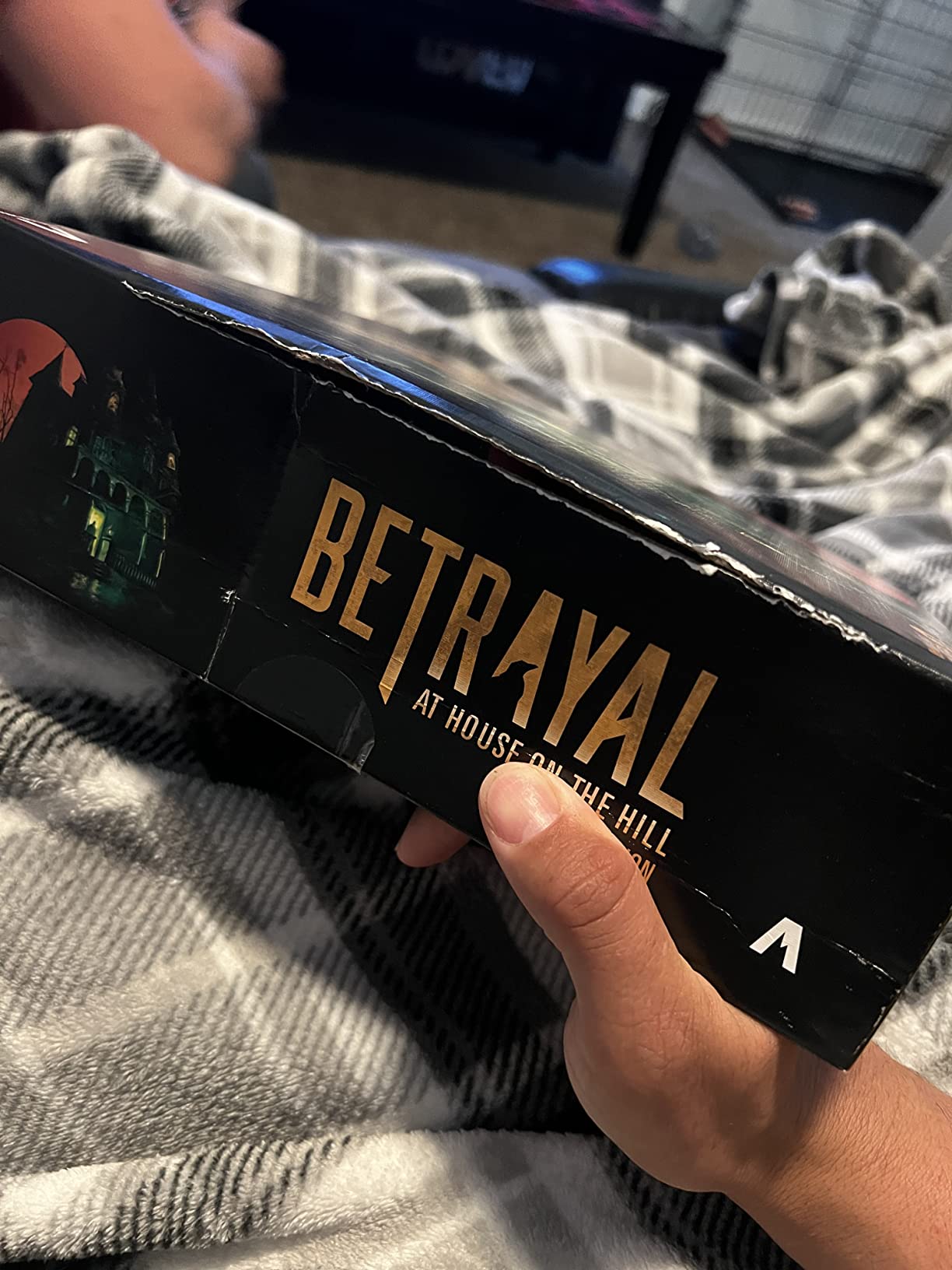 Hasbro Gaming Avalon Hill Betrayal at The House on The Hill 3rd Edition Cooperative Board Game,Ages 12 and Up,3-6 Players,50 Chilling Scenarios customer photo 1
