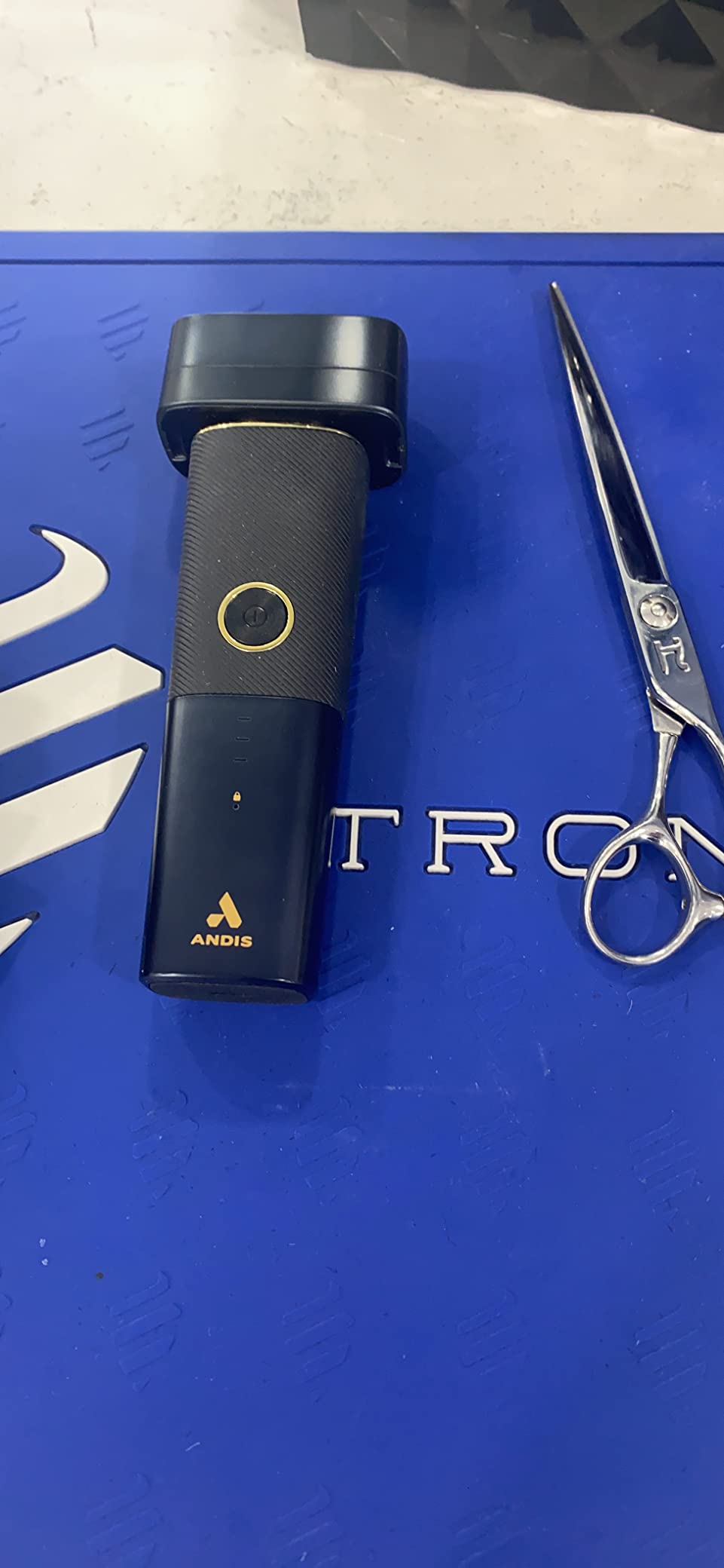 Andis 17300 reSURGE customer photo 2