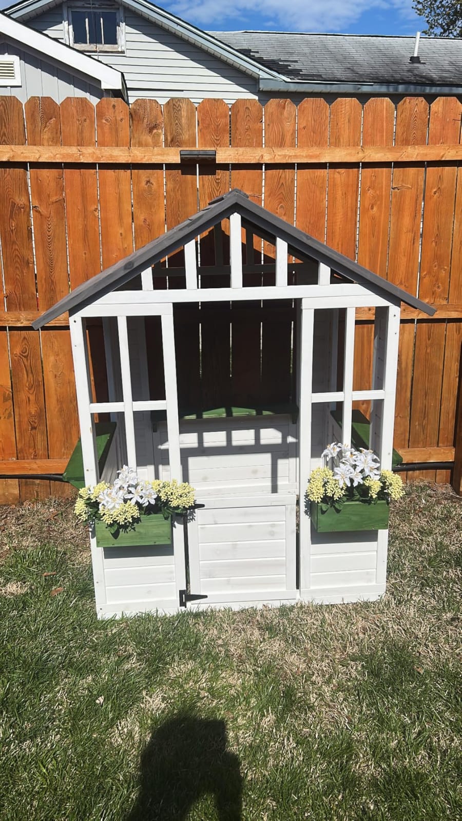 Outsunny Outdoor Playhouse Wooden Kids Playhouse with Working Door Brown customer photo 2