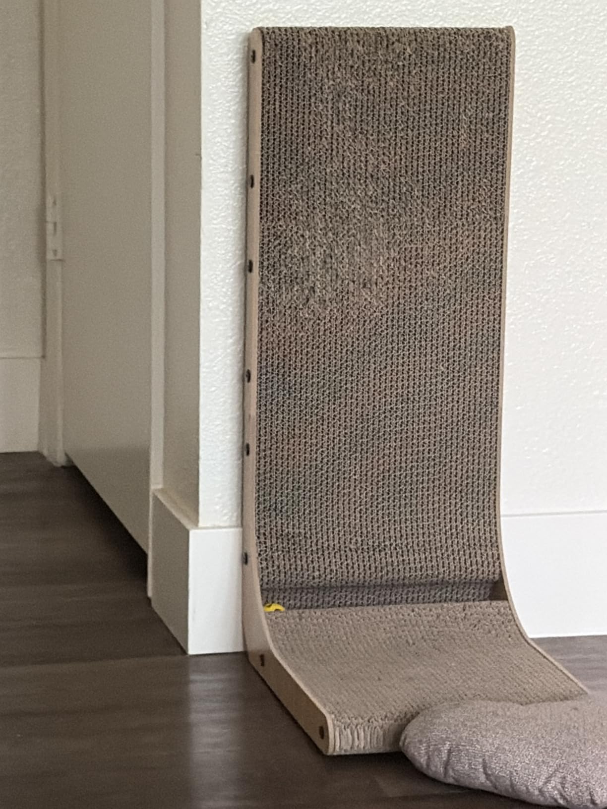 FUKUMARU Cat Scratcher, 26.8 Inch L Shaped Cat Scratch Pad for Indoor Cats customer photo 2