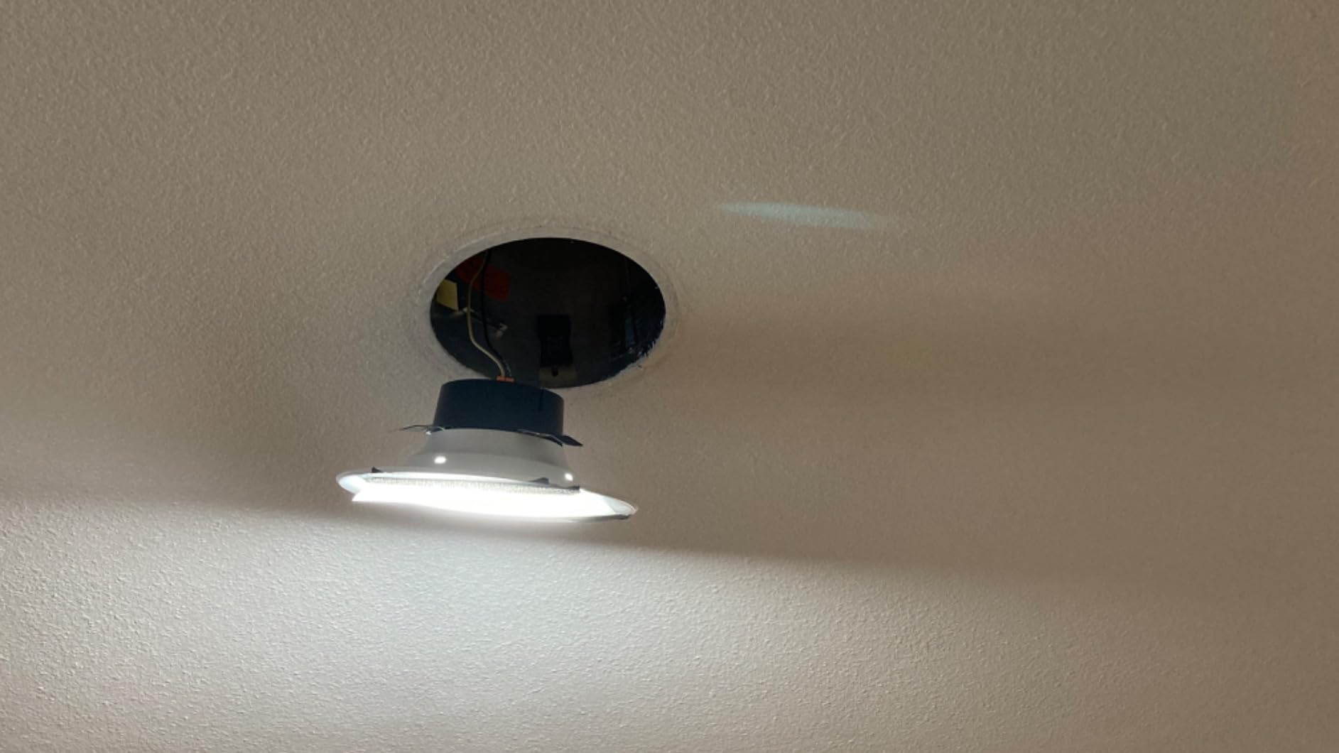Philips Hue Smart Retrofit Recessed 5/6 Inch LED Downlight, 4-Pack customer photo 2