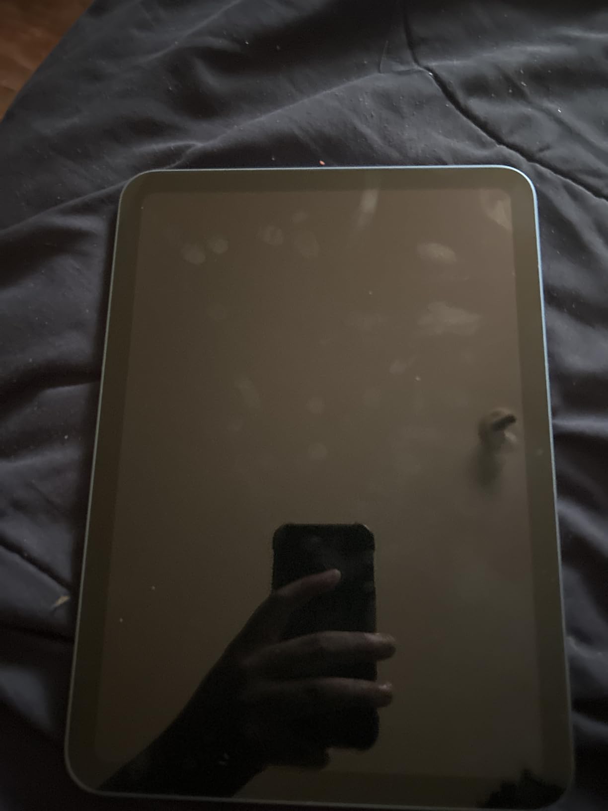 Apple iPad 10.9-inch Renewed customer photo 2