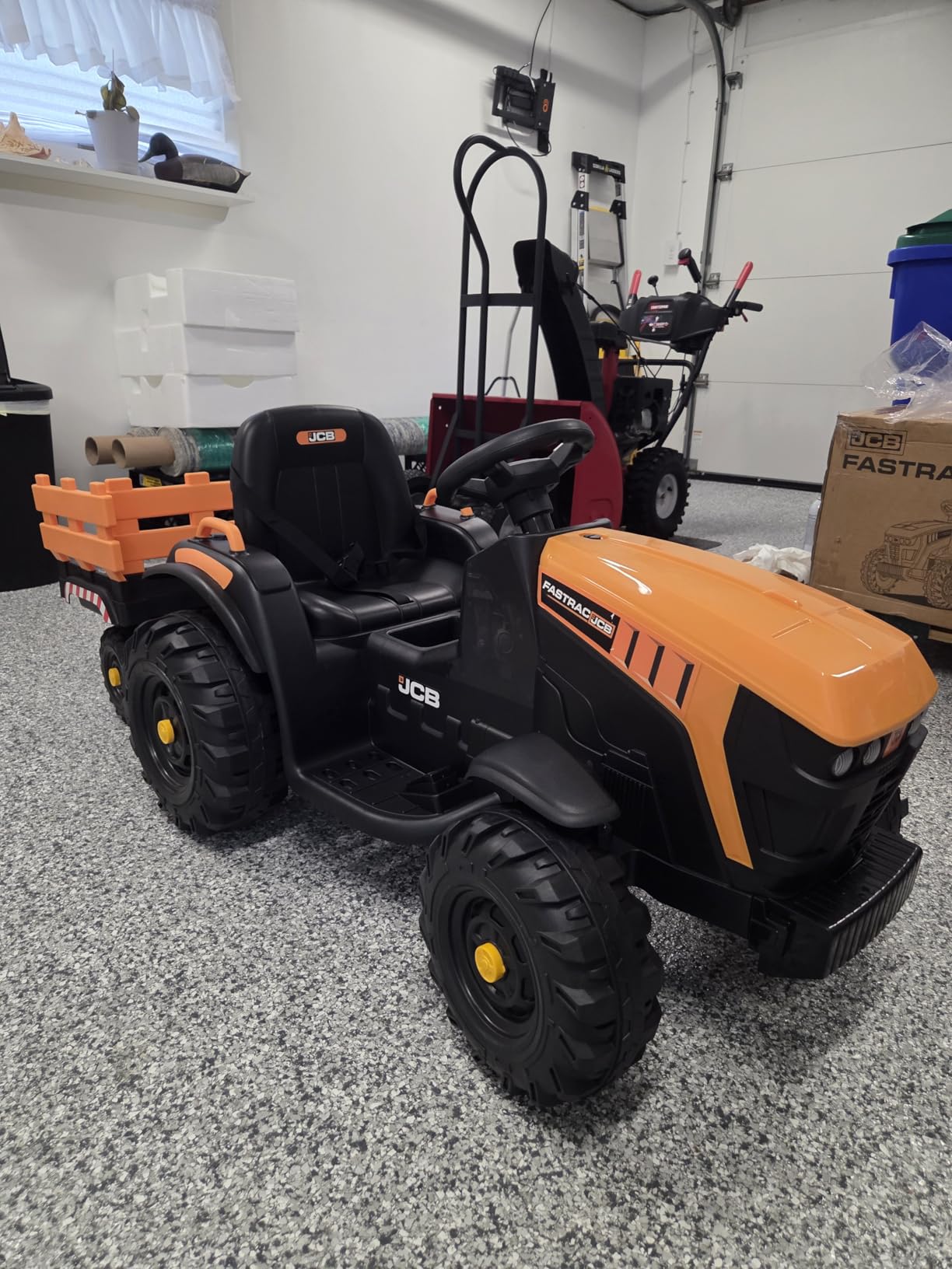 Hikiddo 24V Ride on Toys, Kids Electric Tractor for Big Kids 3-8 w/Trailer customer photo 2