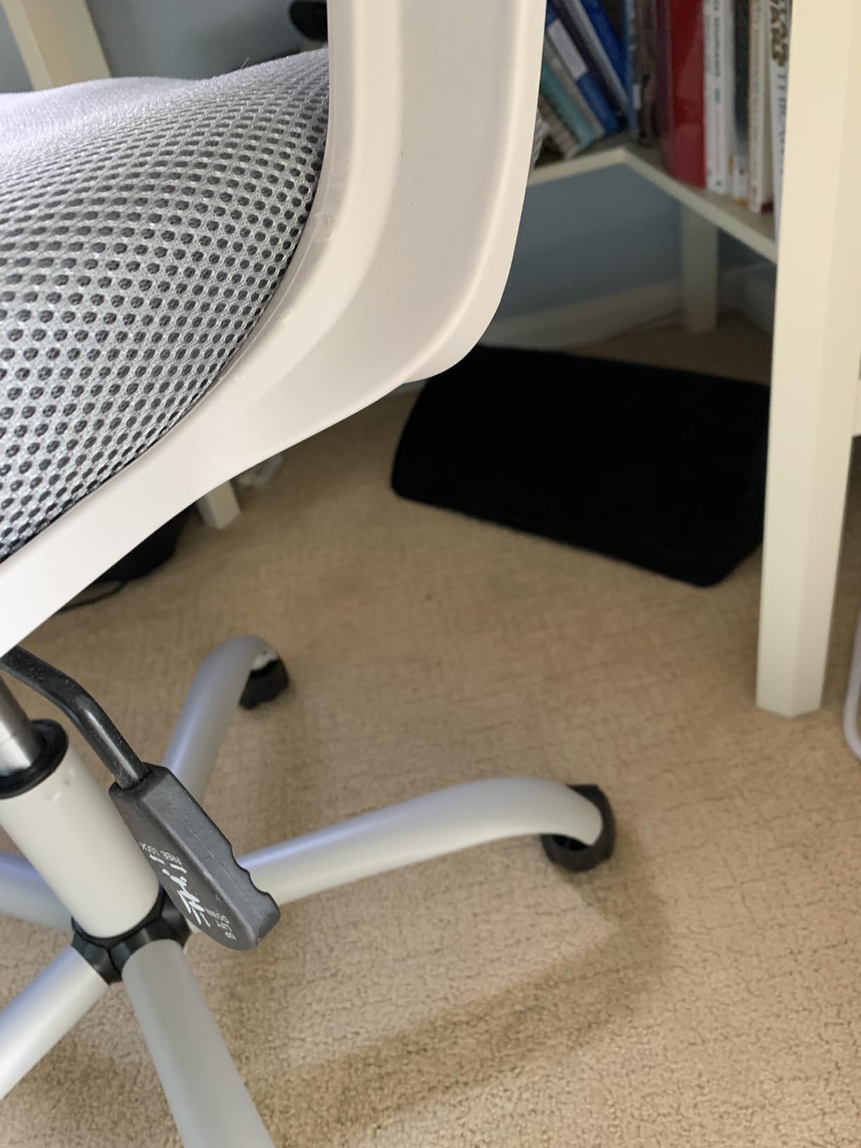 Foot Rest for Under Desk at Work, Foot Stool for Office, Footrest, Black customer photo 1