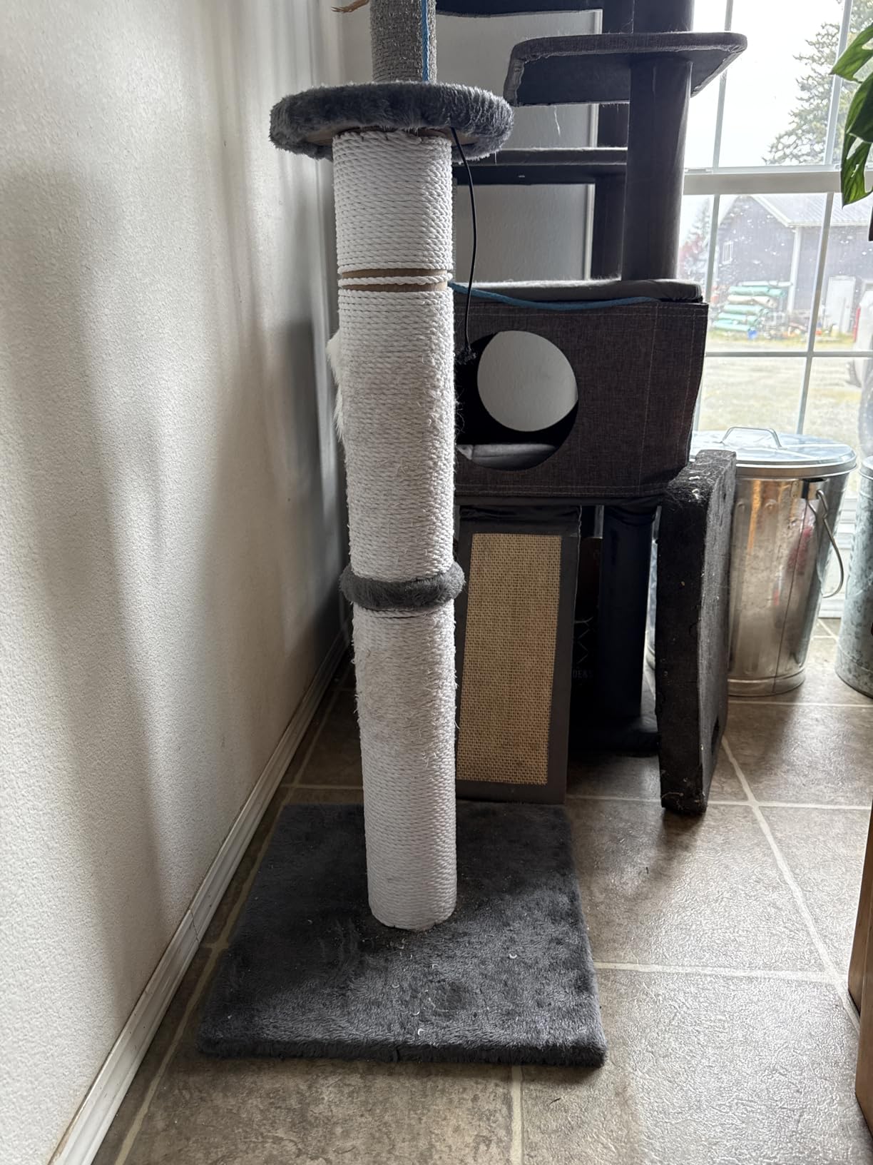 34-Inch Tall Cat Scratching Post for Large Cats, Stable Base, Gray customer photo 2
