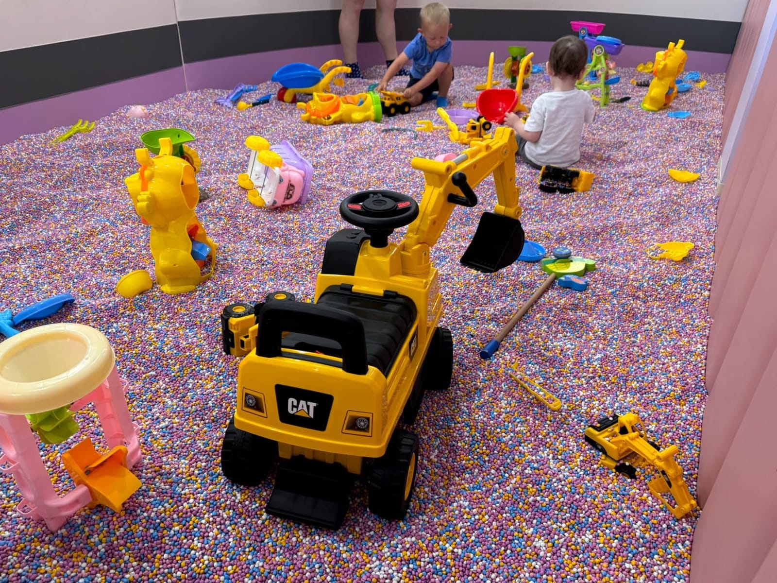 Costzon Ride on Excavator, Licensed Caterpillar Kids Excavator Digger w/Rotatable Digging Bucket, Under-seat Storage, Construction Vehicles for Kids, Ride on Toys for Toddlers 1-3 Gift (Digger) customer photo 1