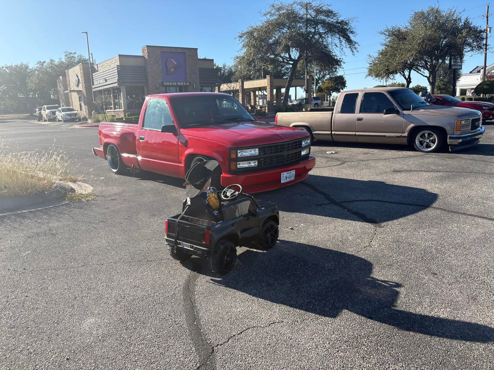Best Choice Products 12V Licensed Chevrolet Silverado Ride On Truck, Electric Car Toy w/Parent Remote Control, Truck Bed Storage, Bluetooth Speaker, LED Lights, 2.5 MPH Max Speed - White customer photo 2