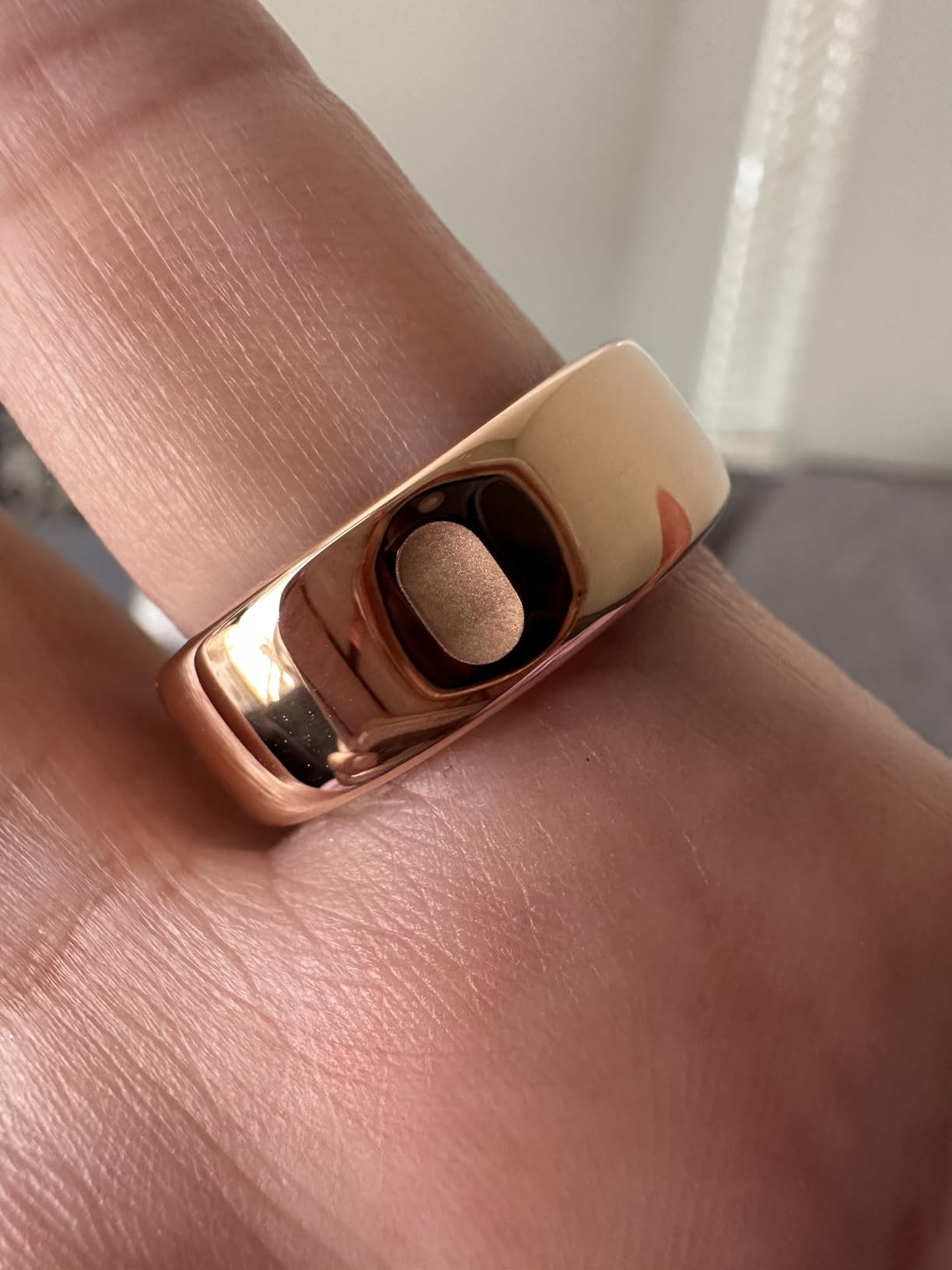 Oura Ring Gen3 Horizon - Gold - Size 9 customer photo 2