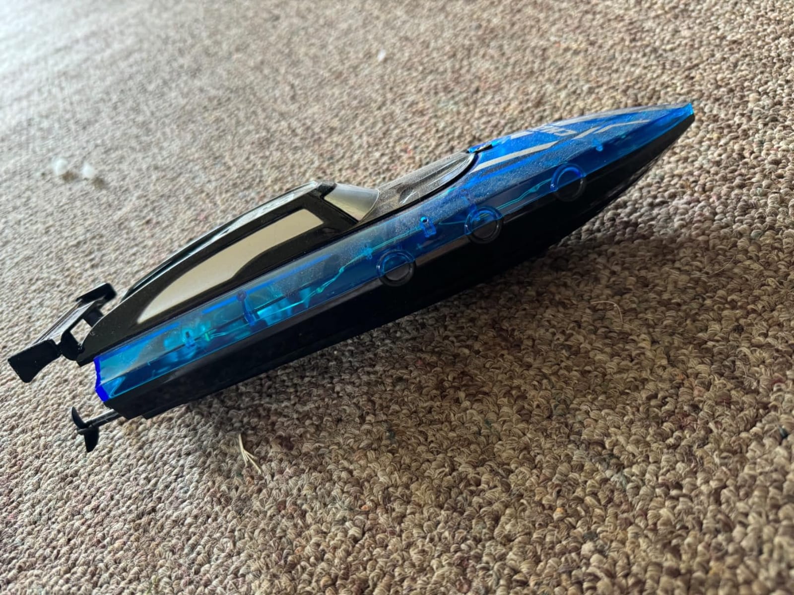 JOI MEW Remote Control Boat for Kids, RC Boat for Pool & Lake, LED Lights customer photo 1