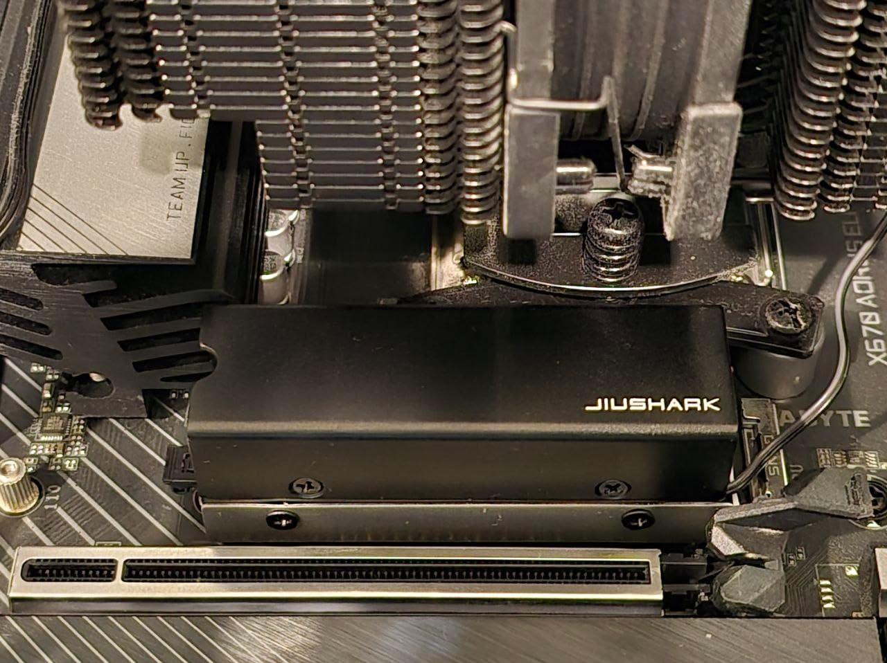Crucial T705 PCIe Gen5 NVMe 4TB SSD, Up to 14,100MB/s, TLC NAND, Intel & Ryzen Compatible, for Hardcore Gaming & High-Speed Storage, Solid State Drive, Includes 1Mo Adobe CC – CT4000T705SSD3 customer photo 2