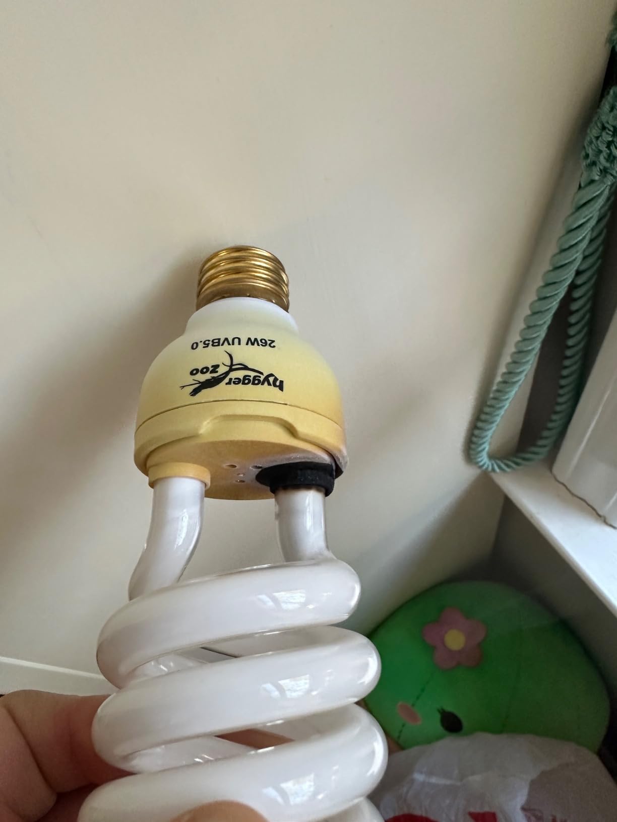 UVB Bulb for Reptiles, 10.0 26W UVB Light for Reptiles, Hygger zoo UVA UVB Reptile Light Bulb Reptile UVB Bulb UVB Light for Bearded Dragon Turtle Lizard Reptile Lamp Terrarium Lamp for Desert Reptile customer photo 2