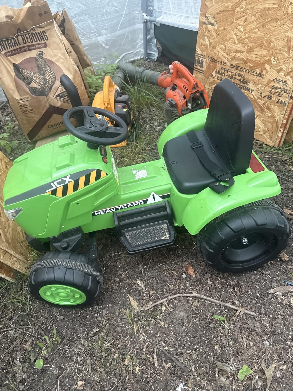 OLAKIDS 12V Kids Ride on Tractor, Battery Powered Motorized Electric Car with Trailer, Dual Motors, Remote Control, Light, Music, USB, Toddler Vehicle Toys for Boys Girls (Green) customer photo 2