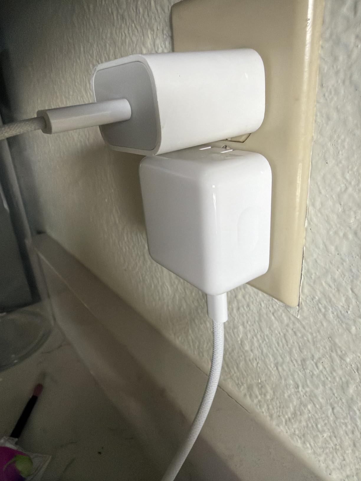 Apple 35W USB-C Adapter customer photo 1