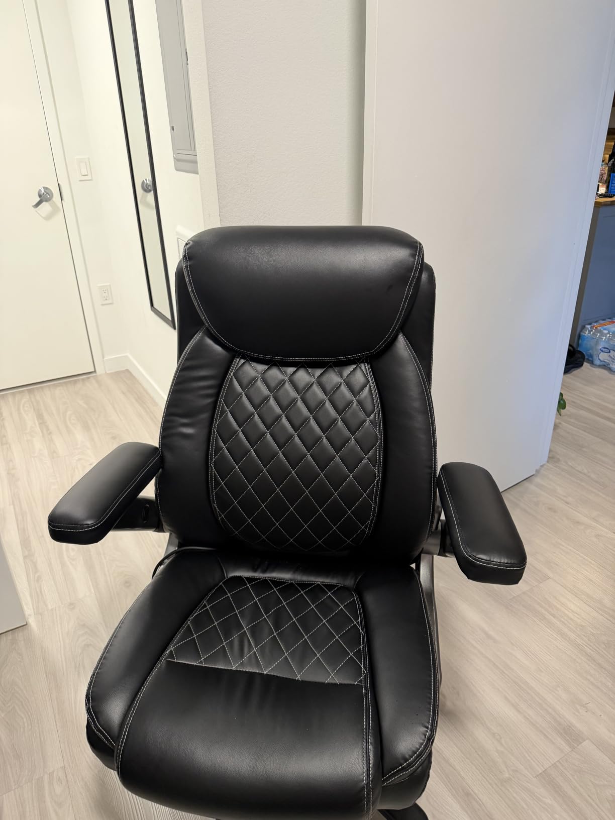 600LBS Large Heavy Duty Office Chair with 5D Flip Arms,Comfy Big and Tall Executive Office Desk Chair with Pocket Spring Cushion,High Back Computer Chair with Lumbar Support,Dual Rubber Wheel customer photo 1