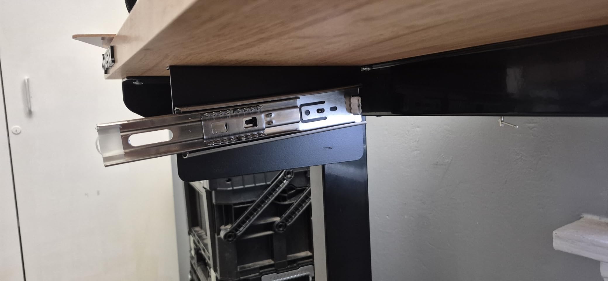 VEVOR Under Desk Drawer Slide Out, 33inch Under Desk Mounted Pull-out Drawer Attachment, Hidden Under Counter Drawers for office Home Sit Stand Workstation, Black customer photo 1