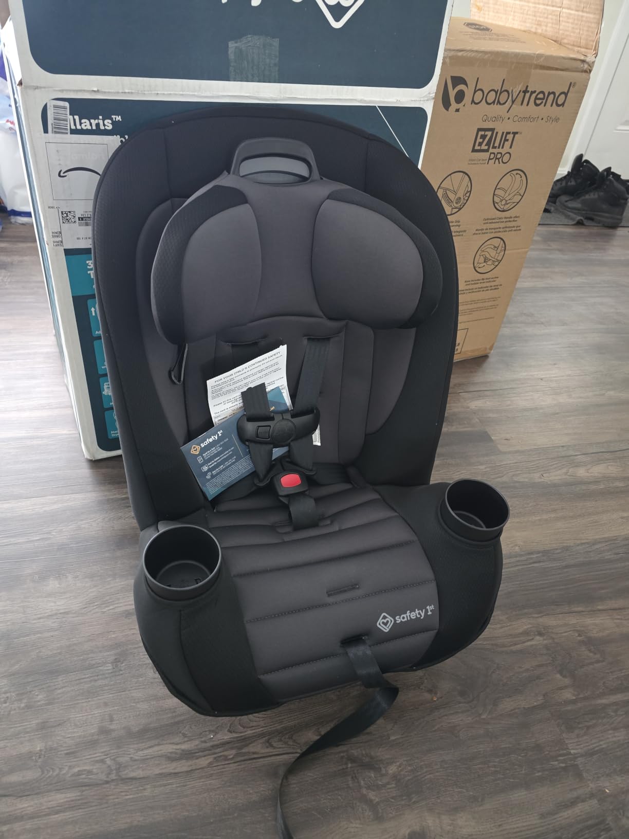 Safety 1st Ellaris 3-in-1 Convertible Car Seat, Slim Fit Design, Rear & Forward-Facing, 5-Position Headrest, Travel-Friendly with Machine-Washable Seat Pad, London Blue customer photo 1