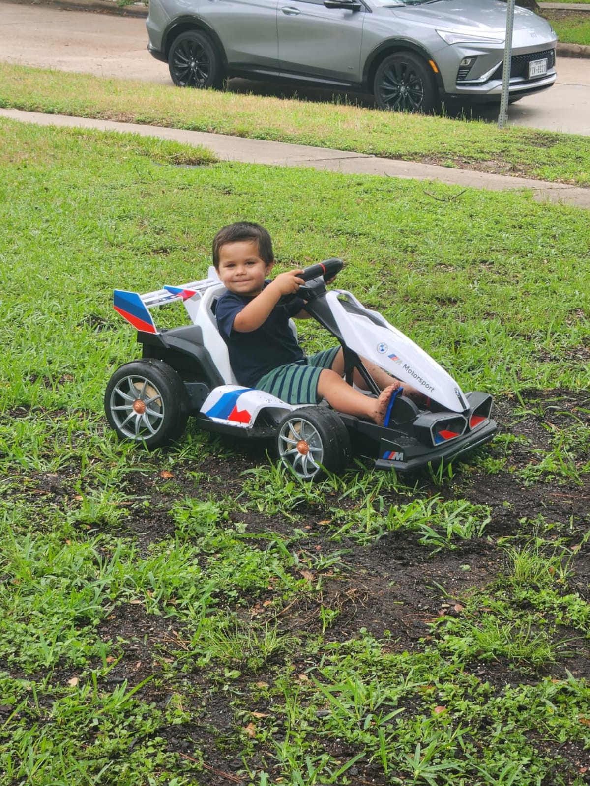 Wanan 36V Electric Go Kart with Adjustable Seat, Licensed BMW Drift Kart with Dual Motors, Crazy Go Cart for Kids Ages 6-12, LED Lights, Drift Mode and 2 Speed (White) customer photo 2