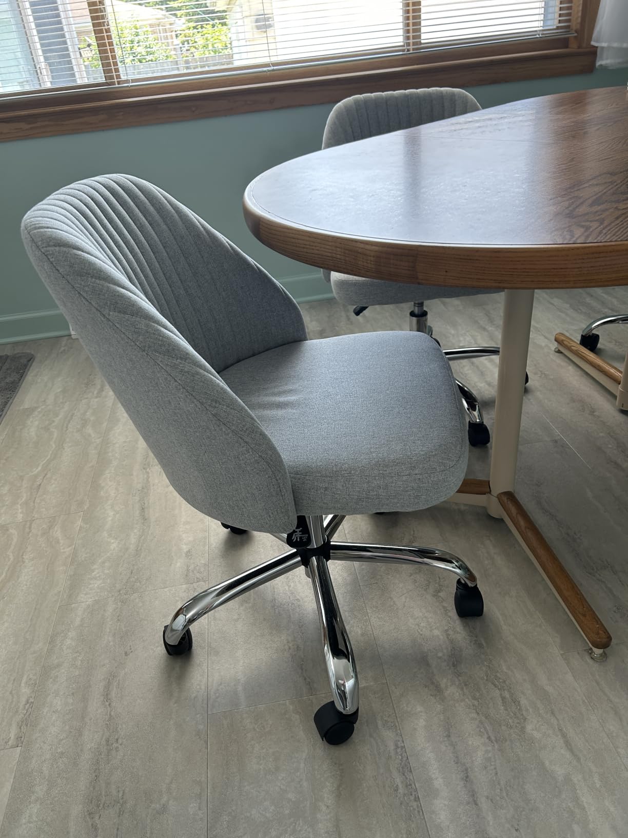 DUMOS Home Office Chair, Comfy Desk Chair with Rolling Wheels customer photo 1