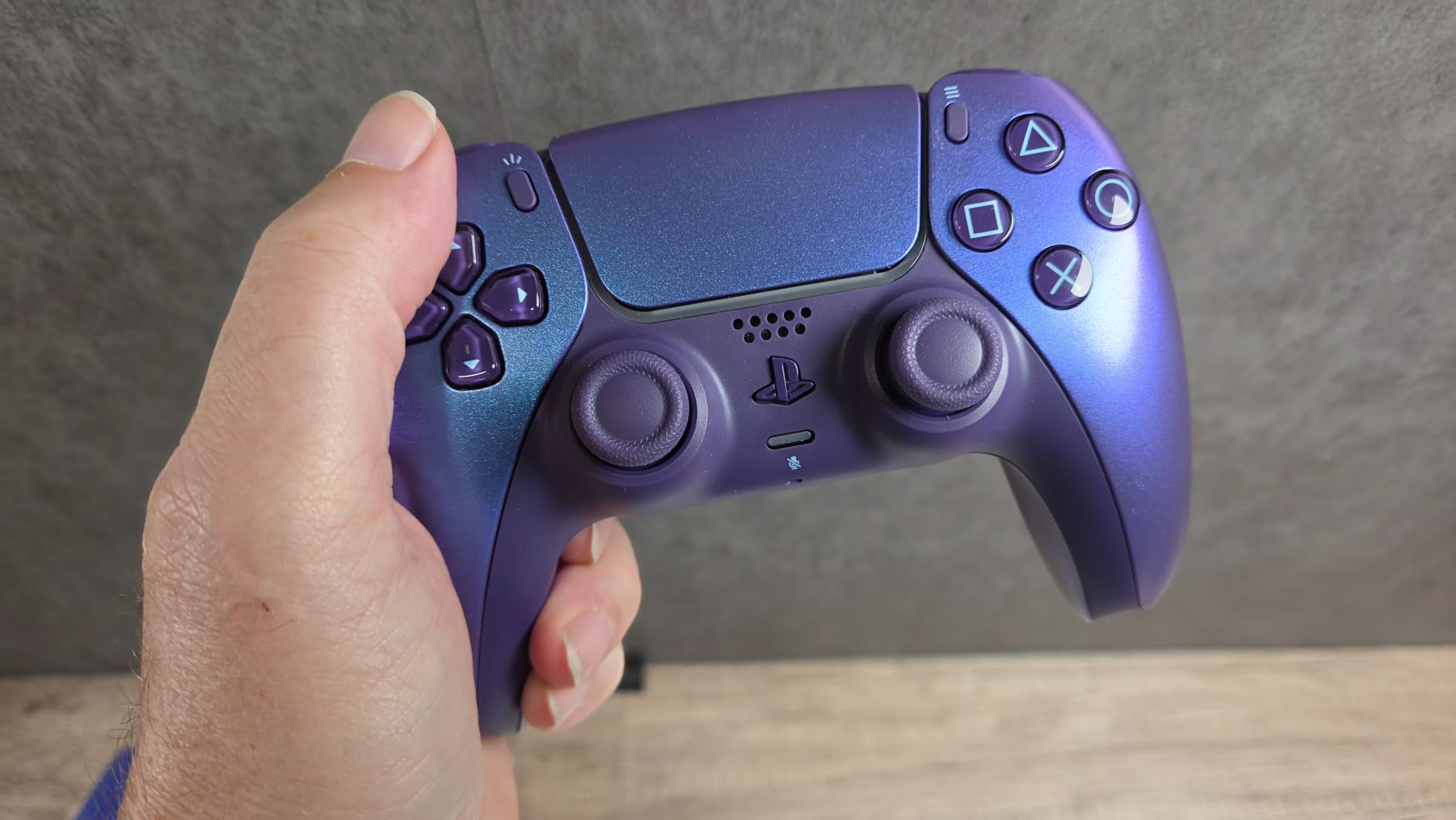 PlayStation DualSense™ Wireless Controller – Chroma Pearl - For PS5, PC, MAC & Mobile customer photo 2