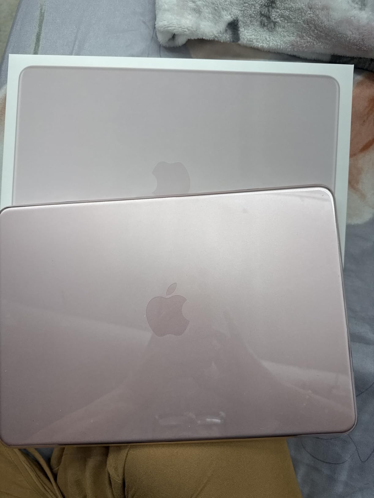 MacBook Neo 13 customer photo 1