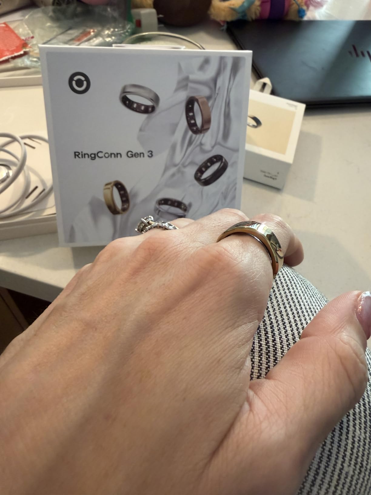 RingConn Gen 3 Smart Ring - Vascular Trends(Size 7, Royal Gold) customer photo 1