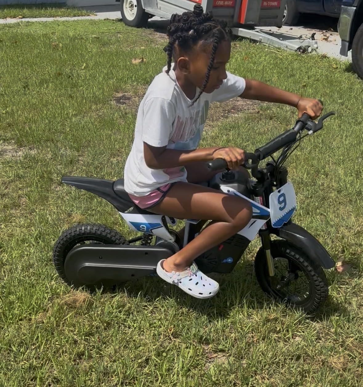 K1 Kids Electric Dirt Bike, 36V 700W Peak Motor, 16 MPH, Ages 3-8 customer photo 2